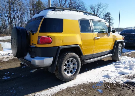 2007 Toyota Fj Cruiser z USA, uszkodzony, nr VIN JTEBU11F370010615